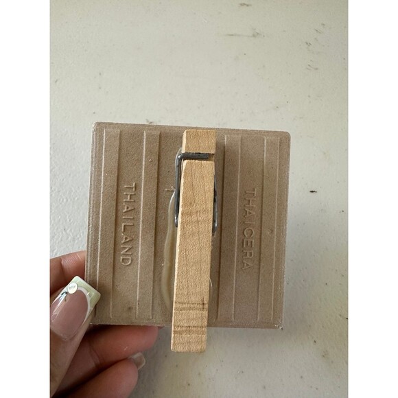 Thaicera Stenciled Hand Painted Asbstract Ceramic Tile Clothespin Memo Holder - Picture 2 of 2